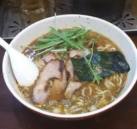 「正油らーめん・700円」@らいおん 府中本店の写真