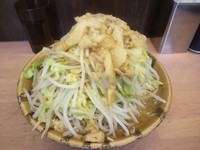 「ラーメン　全マシ」@魔人豚の写真