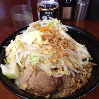 「小ラーメン650円＋汁なし100円＋粉チーズ100円＋ニンニクマ」@ラーメン二郎 めじろ台法政大学前店の写真