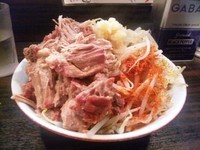 「小豚そば肉入り（ヤサイ＋ニンニク＋ネギ＋からし）」@大盛軒の写真