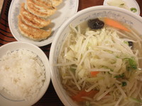 「タンメンと餃子+小ライス　「640円+80円」」@ぎょうざの満洲 春日部東口店の写真