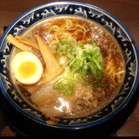 「温玉チャーシュー丼＋一刻しょうゆ（ふつう）940円」@極旨醤油らーめん 一刻魁堂 トレッサ横浜店の写真