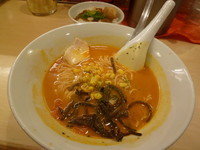 「とまとらーめん＋辛ミンチ丼」@麺や 八の角 錦本店の写真