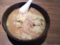 「野菜ラーメン、大盛り」@横濱家 鶴川店の写真