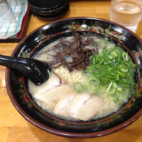 「ラーメン580円、替玉10円」@元祖中州屋台ラーメン 一竜 川端商店街本店の写真