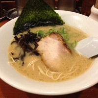 「博多ラーメン + 香辛だんご」@博多拉麺 一休 本店の写真