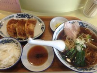 「らー麺セット（900円）」@手作り餃子ラーメン まる長の写真
