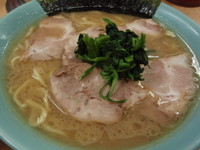 「チャーシューラーメン(並)(硬め)、半ライス」@川崎家の写真