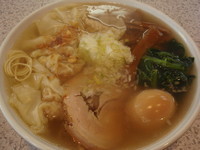 「塩わんたんめん、名古屋コーチン味付玉子」@支那そばや 鶴ヶ峰店の写真