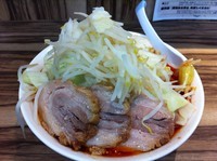 「激辛レッド(中)＋豚増し」@ジャンクガレッジ プレナ幕張店の写真