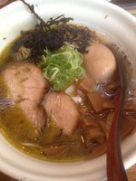 「ラーメン＋全部のせ」@麺場voyageの写真