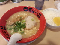 「餃子定食940円」@天下一品 神田店の写真