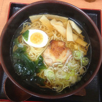 「帆立風味たっぷりの醤油ラーメン 430円」@高幡そば 高幡不動店の写真
