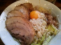 「豚増しまぜそば（醤油）ニンニクアブラチーズ」@麺処 MAZERUの写真