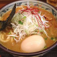 「濃厚中華そばカレー味」@つけそば 九六の写真