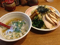 「白湯つけ麺（塩）＋大山鶏チャーシュー、800円＋250円」@らーめん とりひろの写真