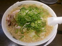 「ワンタンメン(麺硬め+ネギ増し+背油多め)」@来来亭 国母店の写真