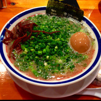 「葱チャーシュー麺＋味玉＋替玉」@博多長浜らーめん 田中商店の写真