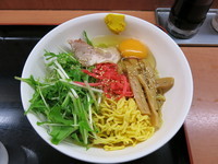 「冷し中華（生卵サービス）：420円」@梅もと 品川店の写真