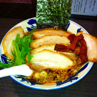 「ラーメン醤油 並 ＋チャーシュー」@ラーメンつけ麺 奔放の写真