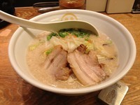 「豚骨プレーン + タンメン野菜 + 替玉」@TOKYO 豚骨 BASE MADE by 博多一風堂 ecute品川サウス店の写真