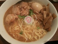 「中華そば＋特製」@はじめの写真