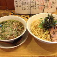 「醤油つけ麺大盛り2.5玉^ ^」@彩色ラーメン きんせい 総本家 高槻栄町の写真