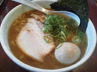 「かつおダシのすっきり麺（大盛り：無料）＋味玉：サービスＰ」@凌駕IDEAの写真