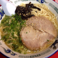 「博多とんこつラーメン」@九州とんこつのうま馬の写真