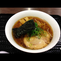 「醤油ラーメン¥780(大盛り無し)ライス¥50(大盛り無料)」@創彩麺家 野の実 足柄サービスエリア店の写真