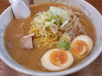 「味噌ラーメン(850円)大盛(50円)味玉(100)円」@純連 東京店の写真