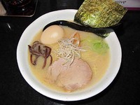 「白湯の塩700円+麺中盛り無料+味玉100円」@麺流地 浅草 たいがの写真