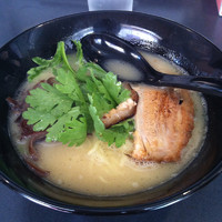 「鶏白湯塩らー麺」@麺や ぼんずの写真