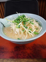 「こってり博多ネギラーメン固め750円替え玉サービス」@長浜家の写真