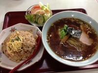 「Bセット：ラーメン・サラダ・半チャーハン」@中華料理 金子家の写真
