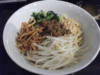 「汁なし坦々麺」@自家製麺ほうきぼし 神田店の写真