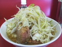 「小ラーメン豚入り ￥750 ヤサイ ニンニク」@ラーメン二郎 茨城守谷店の写真