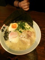 「塩ラーメン+味玉」@横浜らーめん 壱八家 本厚木店の写真