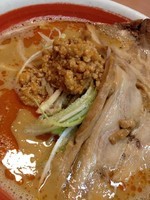 「四街道担々麺トッピングデカチャーシュー」@麺道場 四街道店の写真