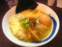 「鶏しおそば 大盛(無料)＋味玉(クーポン)」@中華そば うづまきの写真