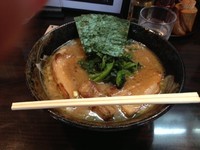 「豚骨醤油ラーメン」@麺屋 優創の写真