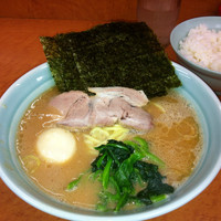 「ラーメン(並)」@家系中華蕎麦 家道の写真