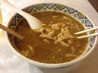 「濃厚醤油ラーメン ¥860」@中国ラーメン 揚州商人 新横浜店の写真