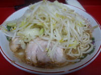 「ラーメン（ニンニク少なめ）¥650」@ラーメン二郎 湘南藤沢店の写真
