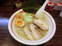「ラーメン大盛 + 味玉」@ラーメン長山の写真
