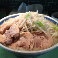 「ラーメン（大盛・豚増し・アブラ）」@ラーメン107の写真