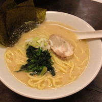 「とんこつラーメン 650円」@中華料理大陸の写真