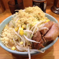 「プチ二郎650円＋しょうが50円＋ニンニク」@ラーメン二郎 八王子野猿街道店2の写真