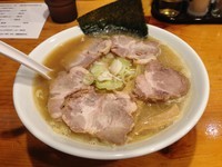 「チャーシューメン＋大盛、880円＋100円」@魚介とんこつらーめん 晴れ空の写真