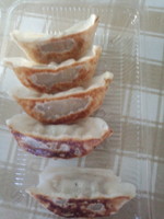 「餃子(テイクアウト)200円」@伝説のすた丼屋 竹ノ塚店の写真